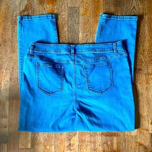 Fabulously slimming by Chico’s straight leg jeans